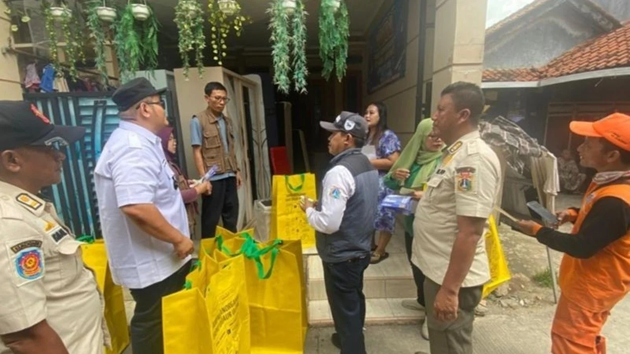 Asap Sampah Ganggu Kesehatan Warga Jakarta Barat Minta Penegakan Aturan