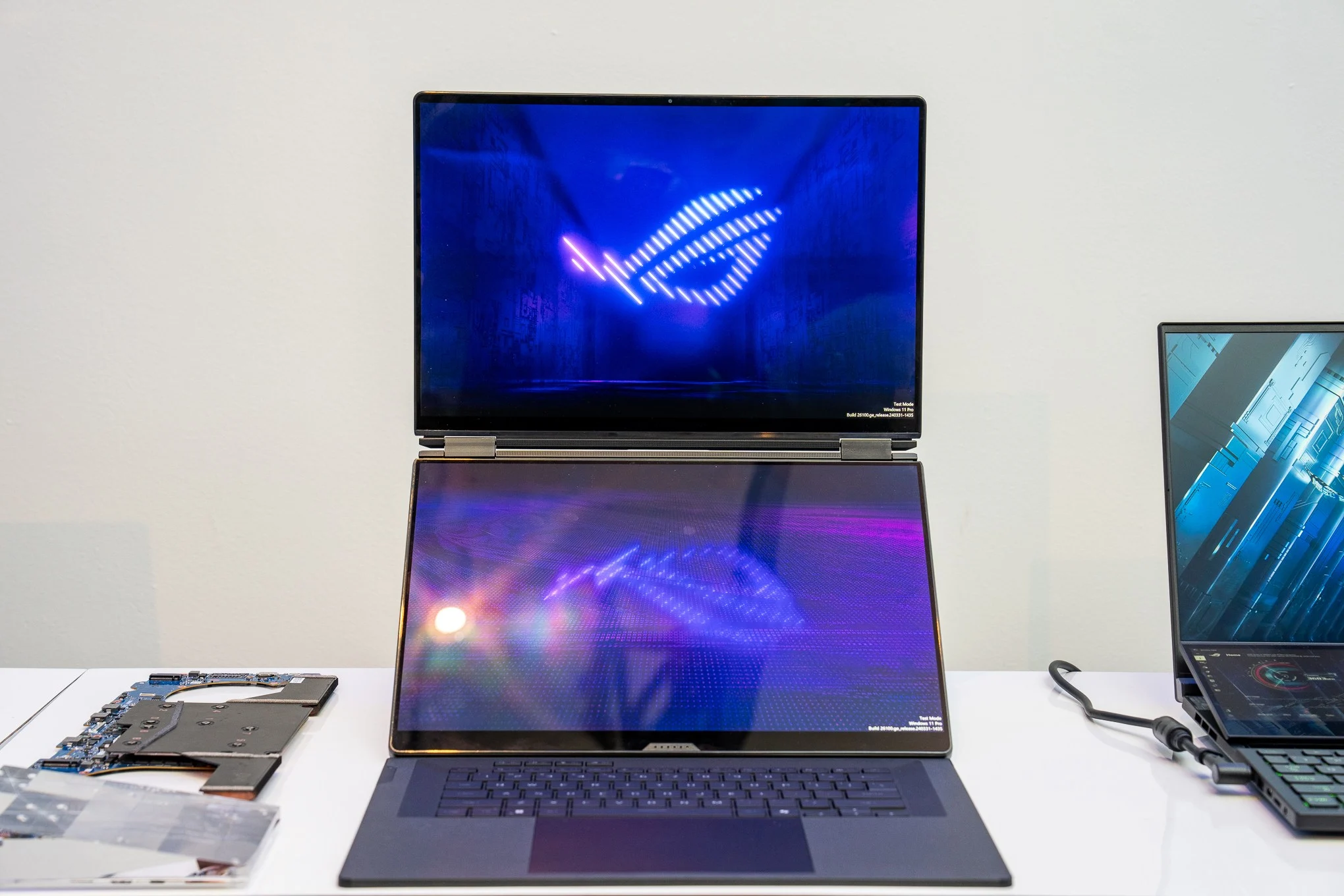 ASUS Bawa ROG Zephyrus Duo ke Indonesia Usung Dua Layar OLED dan Fitur AI, Membawa Pengalaman Gaming ke Tingkat Berikutnya