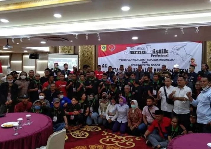 Basirun Terima SK Kabid OKK dari DPC PWRI Bogor Raya, Langkah Baru Menuju Kemajuan Organisasi