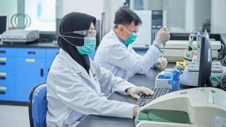 Bekerja di Bidang Biofarmasi, Kisah Keluarga Insinyur MSD