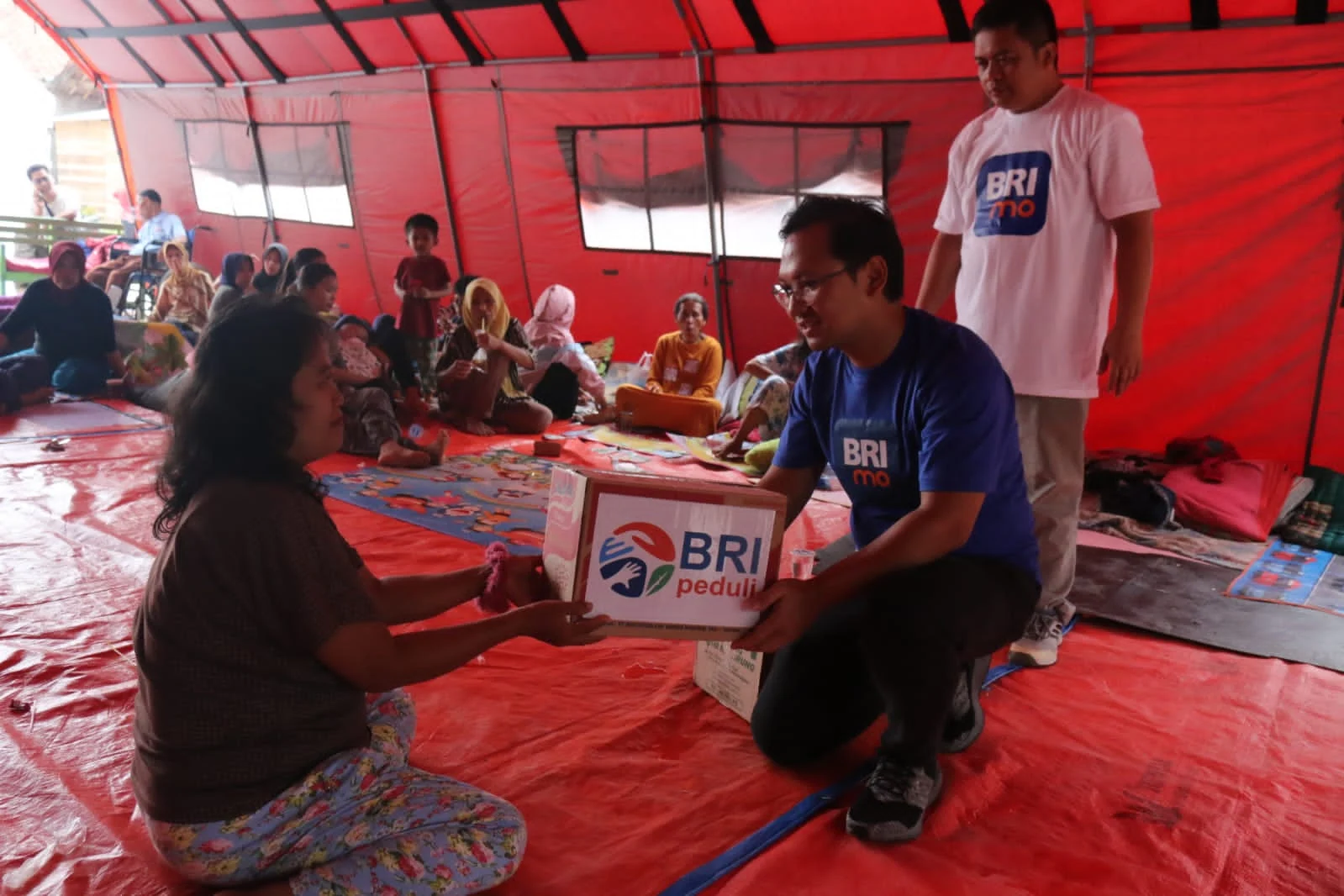 BRI Finance Salurkan Bantuan Sembako bagi Warga Terdampak Gempa di Desa Kamarora Atas Kabupaten Sigi