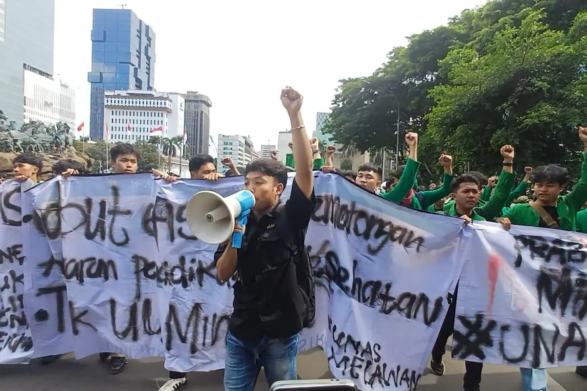 Dibawah Langit Medan Perjuangan Mahasiswa Mengawal Aspirasi Masyarakat: Suara Kritis Terhadap Kebijakan Pemerintah