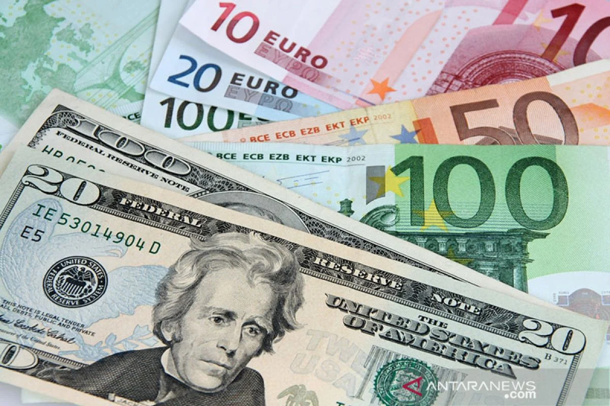 Dolar AS Menguat: Dolar AS Senin Naik Terdukung Pelemahan Euro dan Kenaikan Imbal Hasil Treasury AS