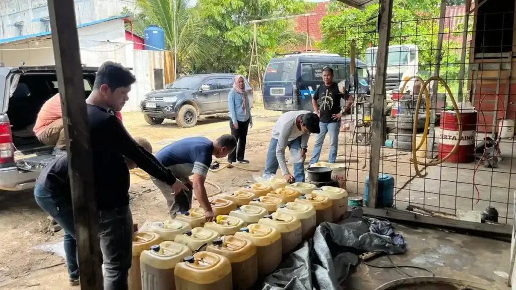 Dua Warga Pidie Tertangkap Coba Main Minyak Solar Subsidi Ilegal