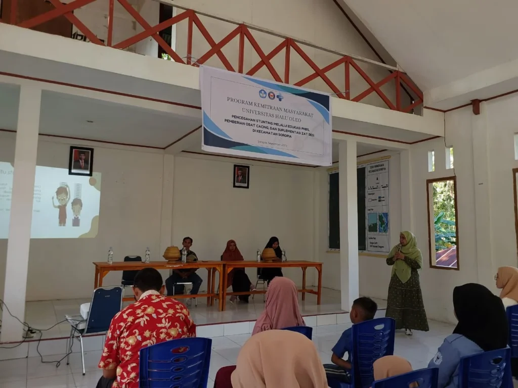 Edukasi PHBS dan Penggunaan Obat Cacing Upaya Mahasiswa Profesi Apoteker UHO Angkatan XV Cegah Kecacingan Pada Anak Sekolah