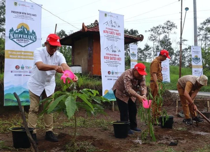 Jadi Sasaran Bunga Desa Jati Akbar Pamer Keunggulan Program di Muara Harus
