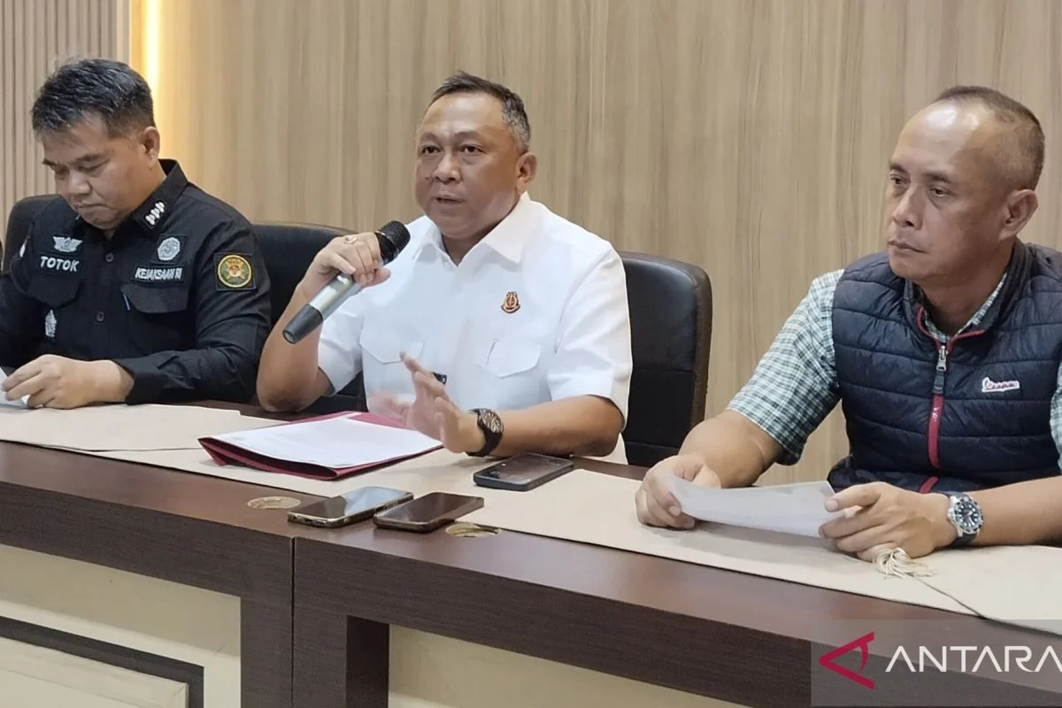 KPK Didorong untuk Mengungkap Aliran Suap Kasus OTT Bupati Muara Enim