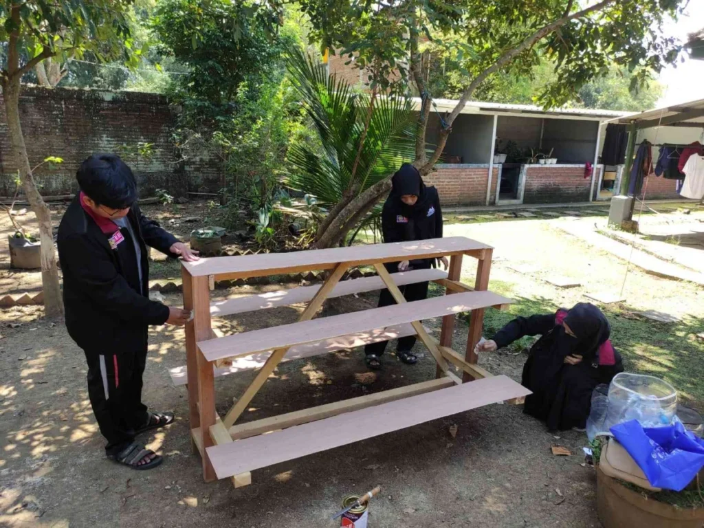Mahasiswa UMR Tingkatkan Kesadaran Lingkungan di Panti Asuhan