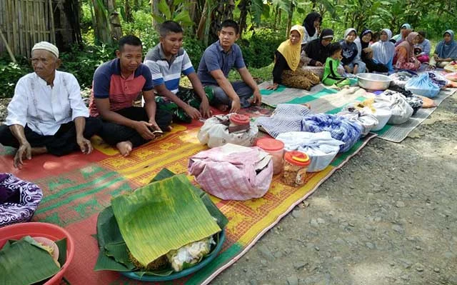 Mengintip Ragam Tradisi Suro di Cilacap: Akulturasi Budaya-Spiritual di Pesisir Selatan