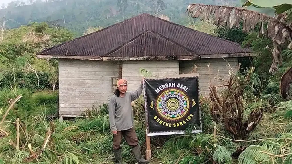 Negeri Batu Bara: Kenapa Rakyat Masih Gelap Gulita?