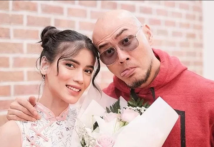 Oma Grace: Penjual Boneka di TikTok yang Dibela Deddy Corbuzier