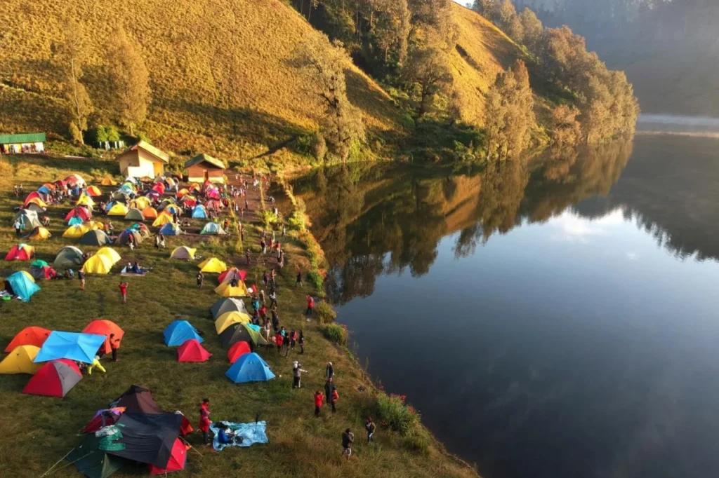 Pendakian Ilegal ke Gunung Semeru Terjadi Lagi, 13 Pendaki Diamankan dan 4 Pendaki Diburu