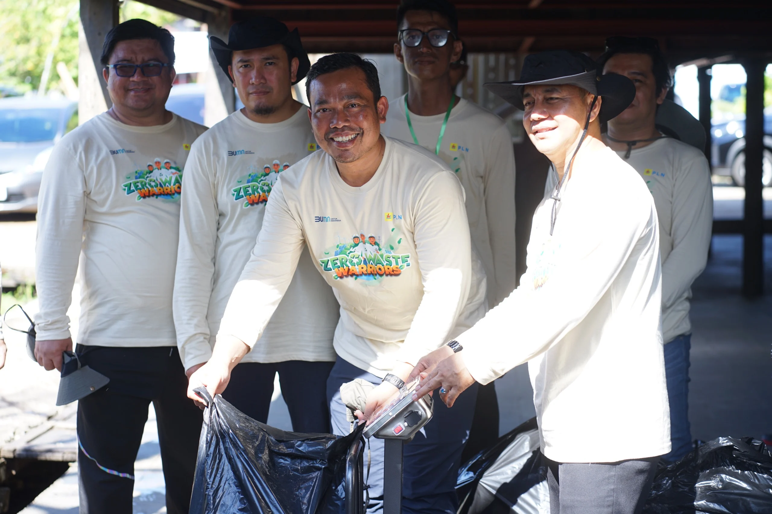 Peringati Hari Lingkungan Hidup PLN Kumpulkan 700 Kg Sampah di Nabire dan Merauke, Upaya Nyata dalam Menjaga Kelestarian Alam