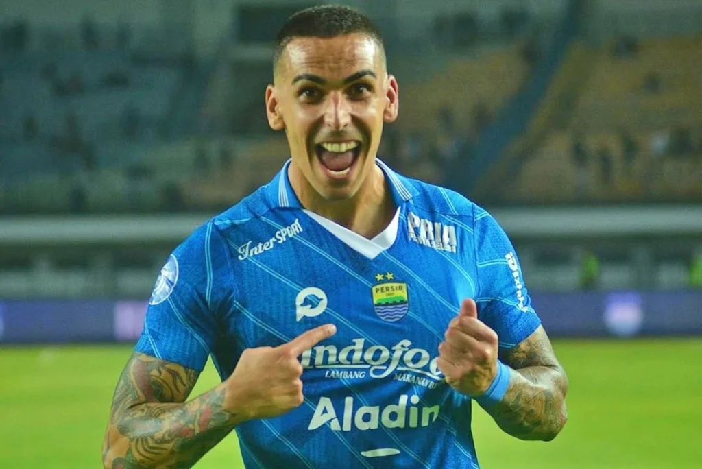 Persib Bandung Cari Pengganti Federico Barba, Bek Berpengalaman Eredivisie Jadi Incaran