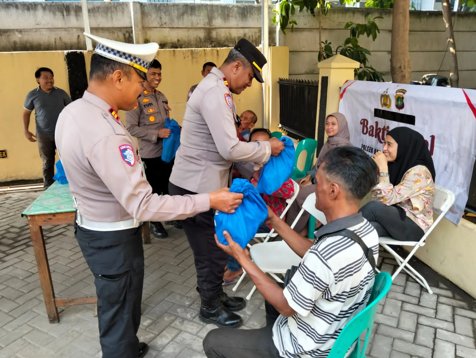 Polsek Kawasan Sunda Kelapa Perkuat Sinergi Masyarakat melalui Jaga Jakarta On The Spot Polsek Kawasan Sunda Kelapa Perkuat Sinergi dengan Warga Muara Angke