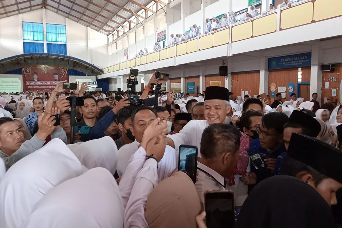 Ponpes Darussalam Ciamis Luncurkan Bentang Sayap Harapan Ponpes Darussalam Ciamis Lepas Santri Menuju Jenjang Pendidikan Lebih Tinggi