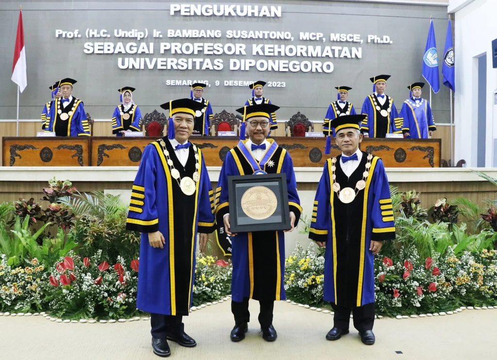 Purbaya Heran Hanya Indonesia yang Diincar Lembaga Global, Gelar Profesor Kehormatan dari Universitas Nankai