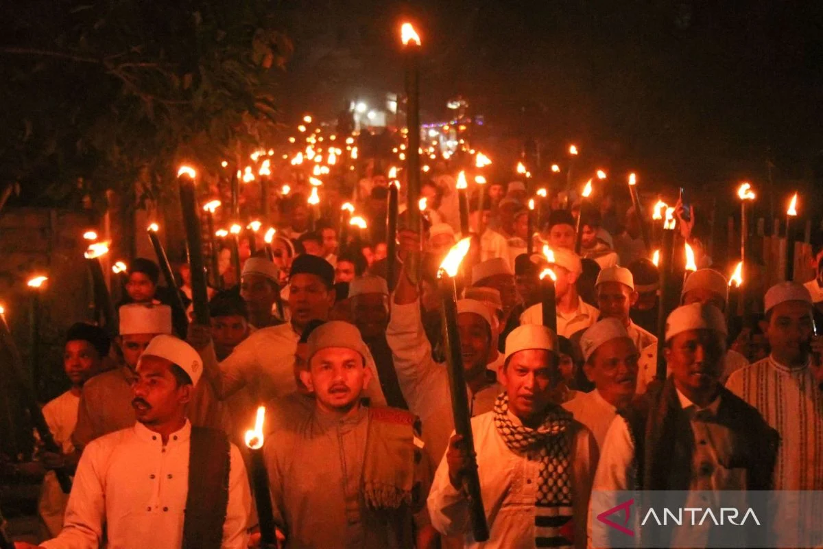 Ratusan Warga Muara Angke Meriahkan Pawai Obor Sambut Tahun Baru Islam 1 Muharram 1448 H