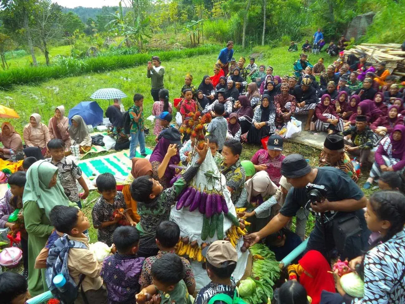 Rejeban Ngrawan: Merayakan Syukur dan Melestarikan Tradisi Lokal