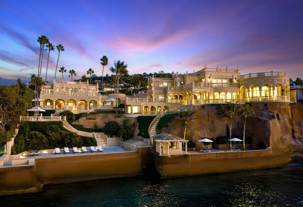 Sand Castle di La Jolla Turun Harga Jadi US$87,5 Juta