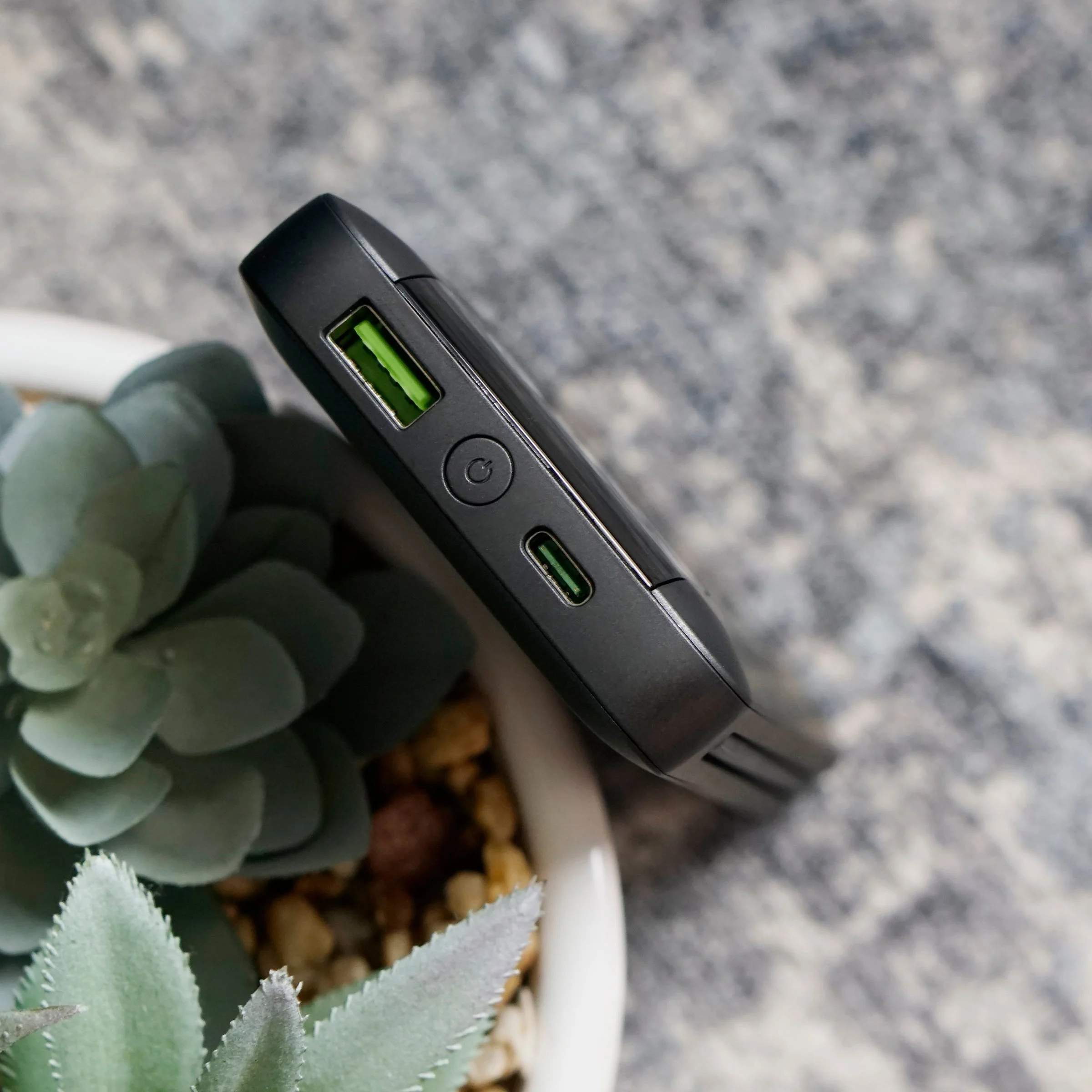 Trokz Hadirkan Power Bank Inovatif yang Berfungsi sebagai Walkie Talkie