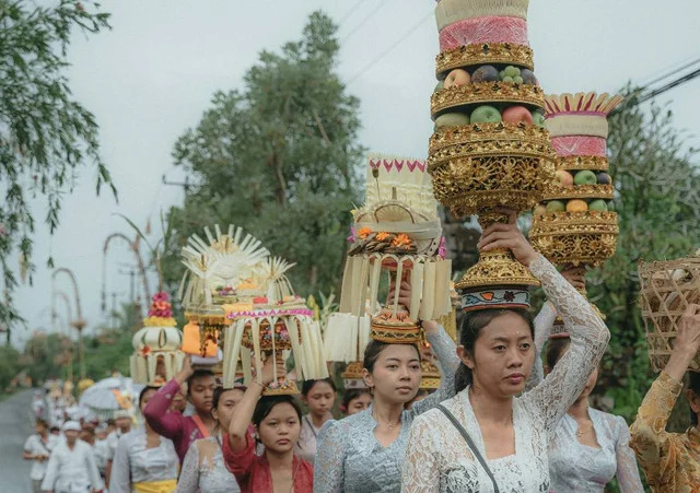 Ucapan Galungan dan Kuningan 2026: Makna Spiritual dan Tradisi Umat Hindu Bali