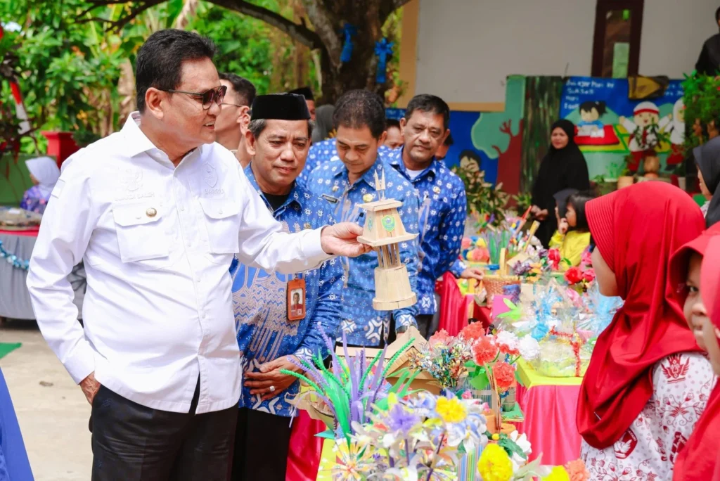 Wakil Bupati Barru Dorong Orang Tua Berkorban untuk Pendidikan Anak