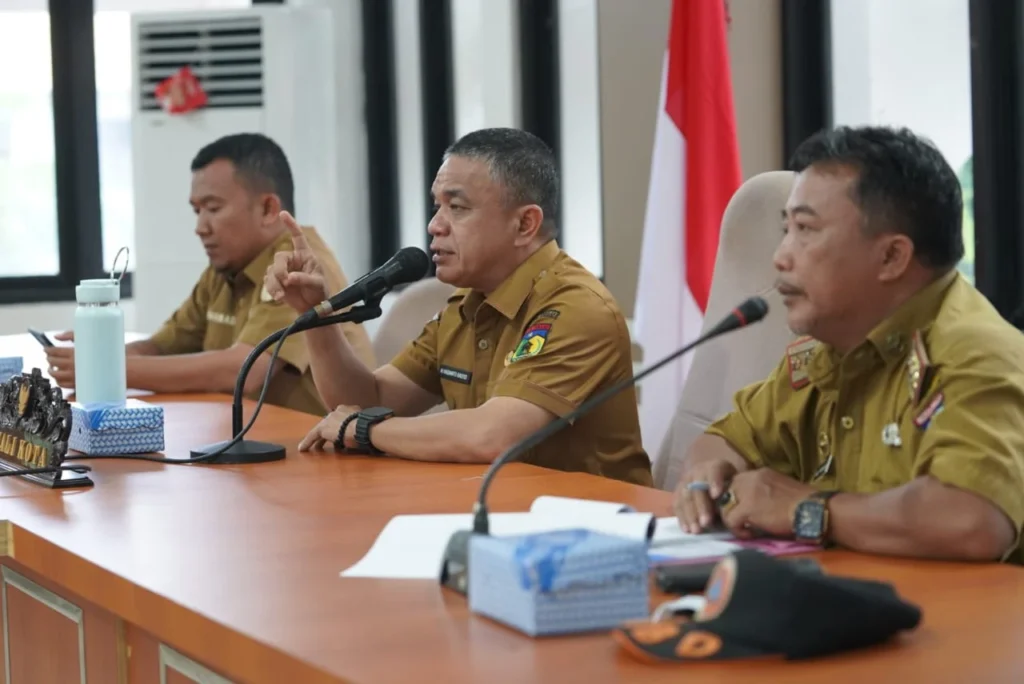 Wali Kota Palu H Hadianto Rasyid Pimpin Langsung Rapat FORKOPINDA Bahas Kondisi Pasca Gempa 6 7 Magnitudo