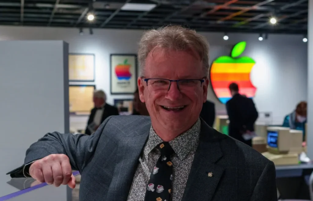 Chris Espinosa: Karyawan Pertama Apple Bertahan Sejak 1976