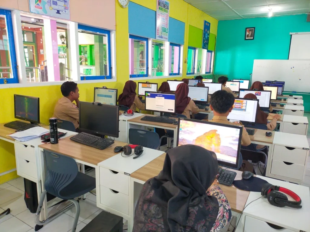 Inovasi Digital: 2 Murid MAN 1 Yogyakarta Ciptakan Mitra Sigap