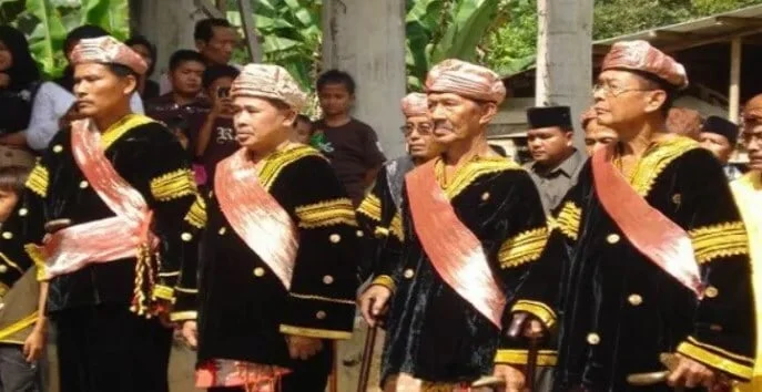 Integrasi Hukum Adat Minangkabau dalam Pemerintahan Daerah