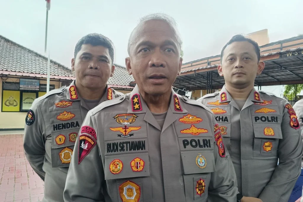 Kapolri Beri Kenaikan Pangkat untuk Aipda Yudhie yang Gugur dalam Tugas