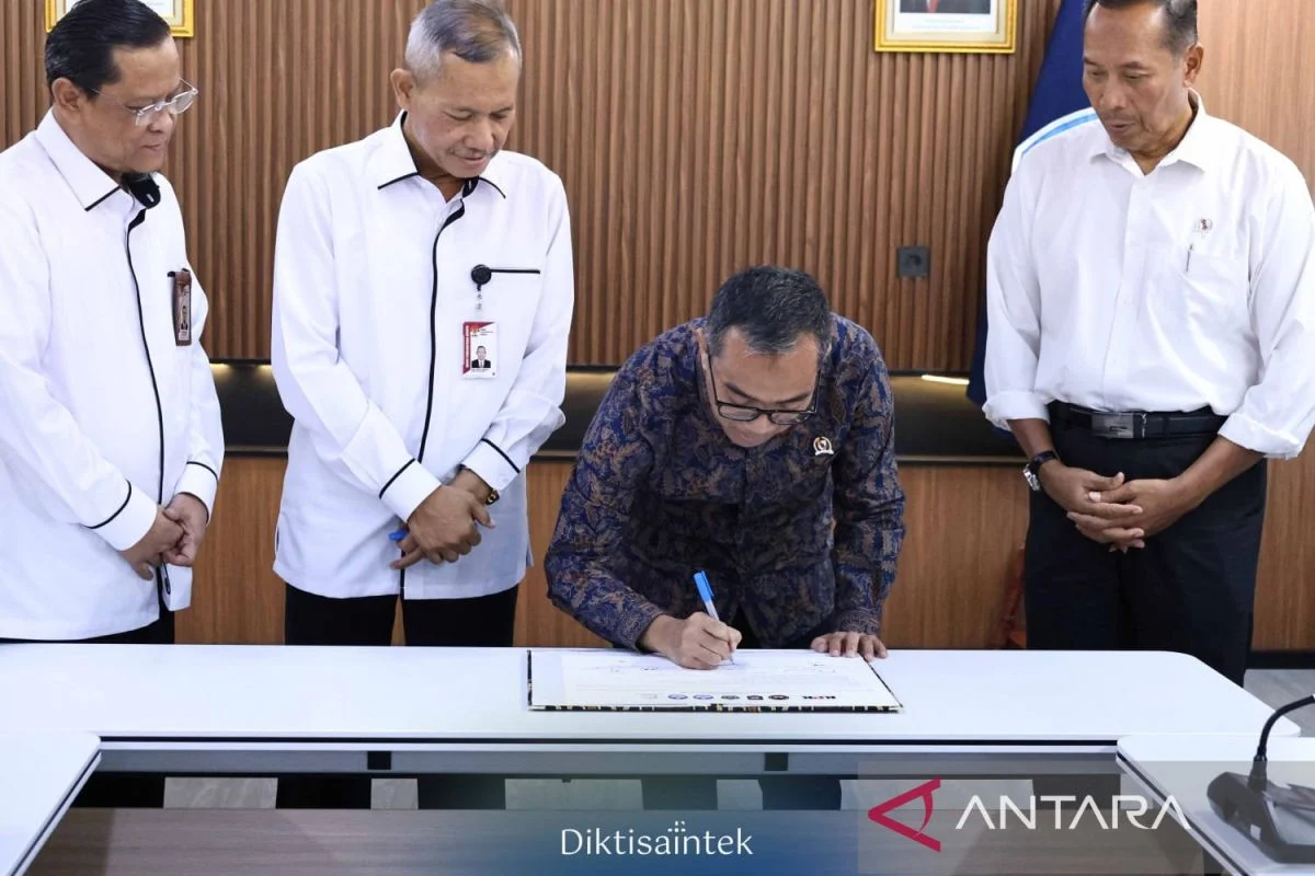 Klarifikasi Mendiktisaintek Soal 60 Ribu Mahasiswa Batal Kuliah