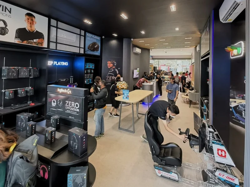 Logitech Buka Experience Store Pertama di PIM dengan Zona Gaming