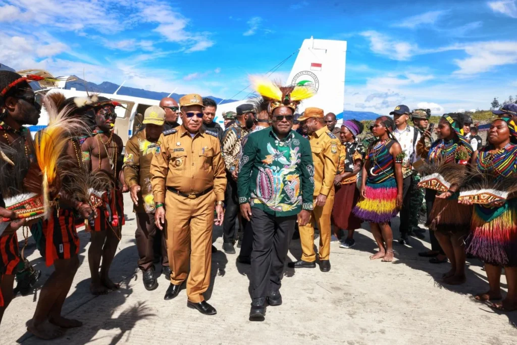 Meki Nawipa Dorong Beasiswa Puncak Cerdas untuk SDM Papua