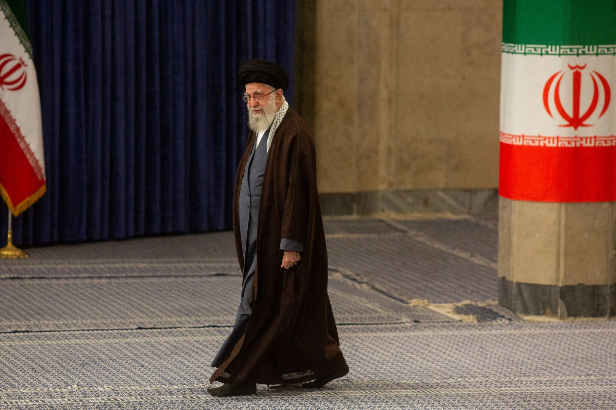 Pemimpin Rusia Hadiri Pemakaman Khamenei, Iran Siap Balas AS