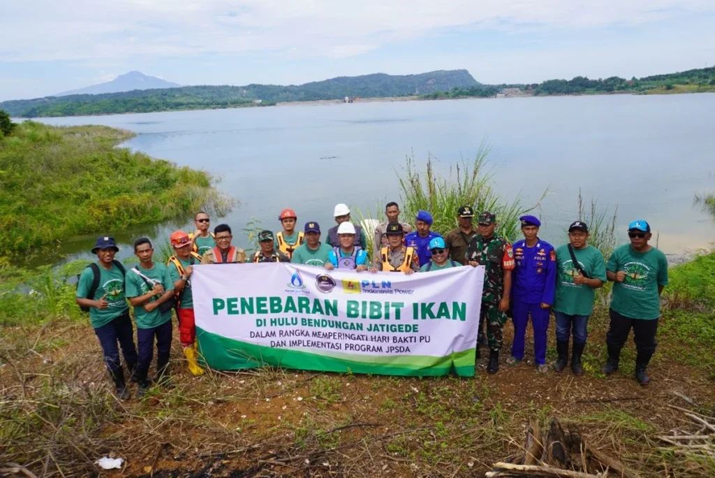 PLN Indonesia Power UBP Jatigede Berikan Akses Air Bersih untuk Warga
