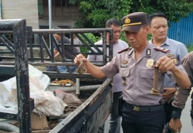 Polisi Tangkap Tampang 'Rayap Besi' di Kampung Melayu
