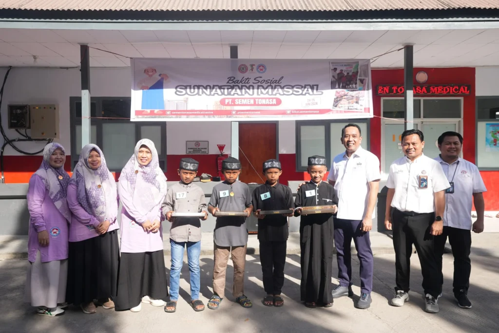 PT Semen Tonasa Laksanakan Sunatan Massal untuk 200 Anak