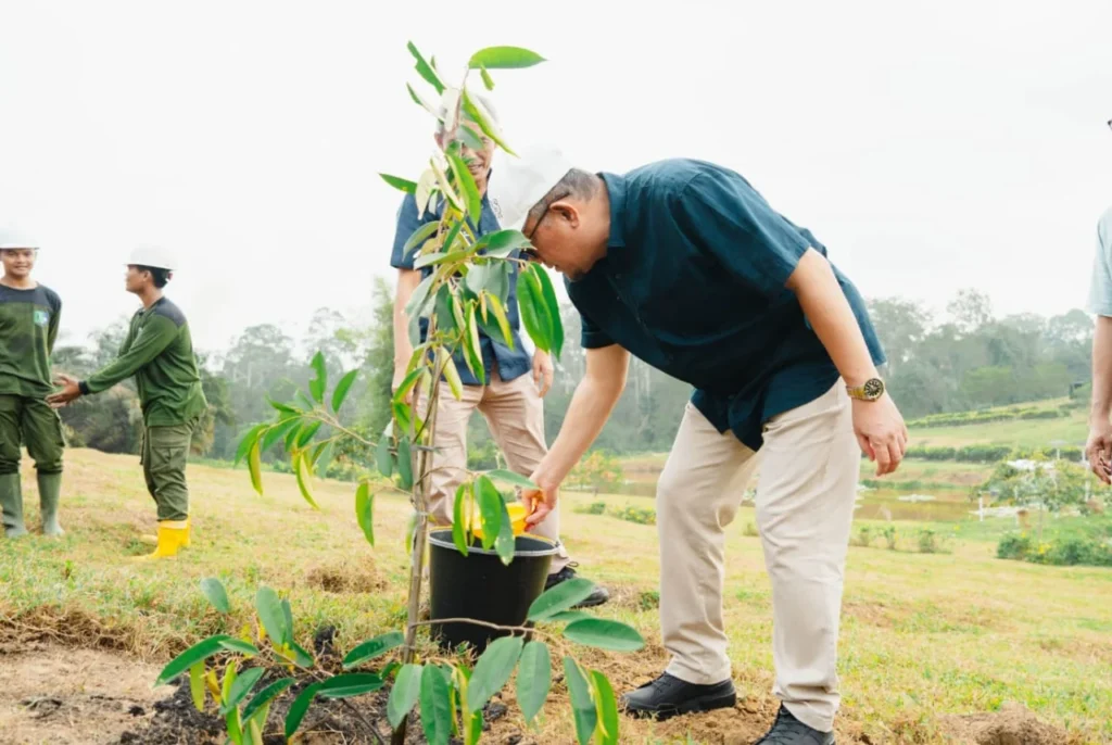 PTPN IV Regional III Selesaikan Tanam 9.000 Pohon di Riau