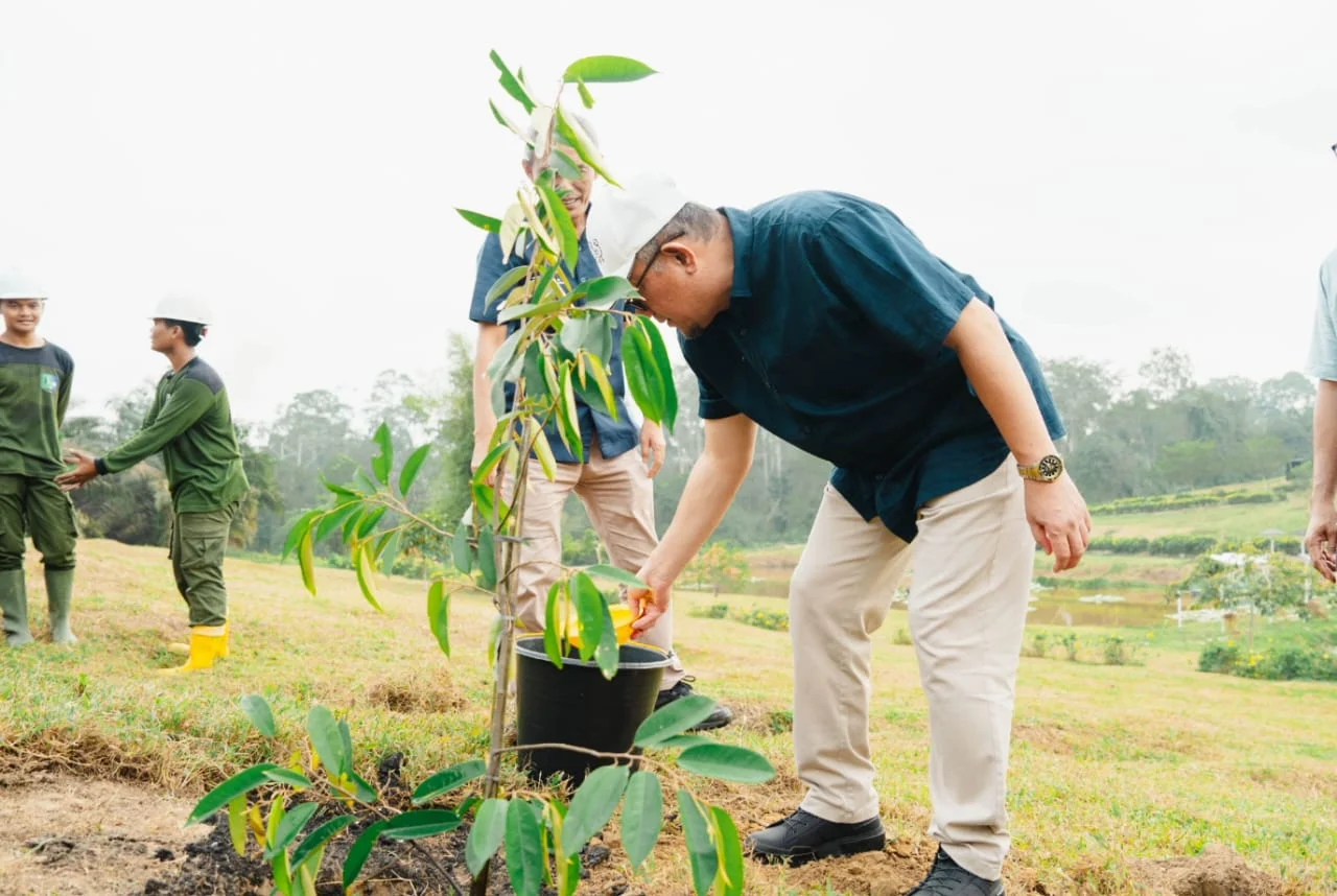 PTPN IV Regional III Selesaikan Tanam 9.000 Pohon di Riau