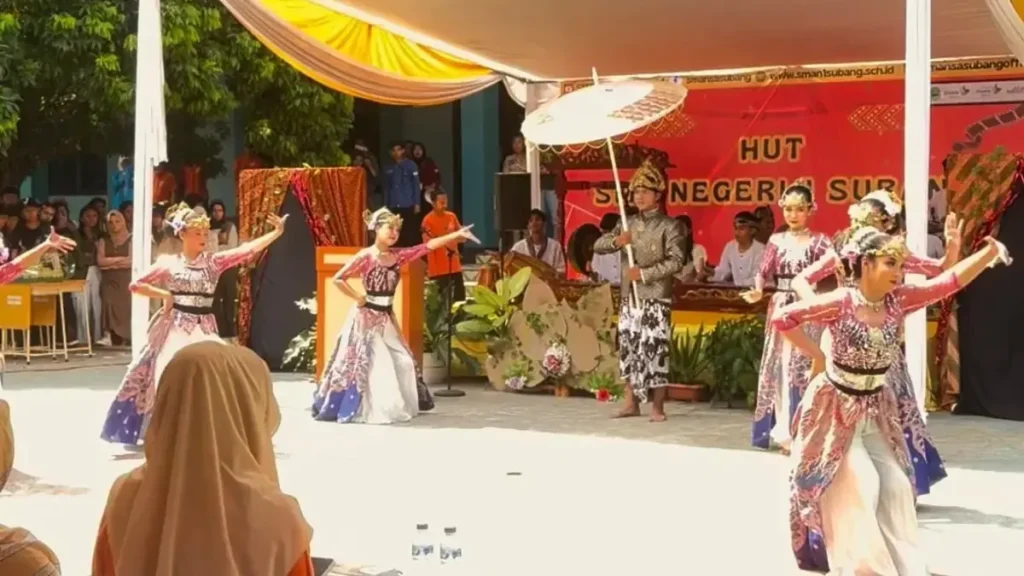 Refrina Yuliani Rayakan Ulang Tahun dengan Karya Kreatif