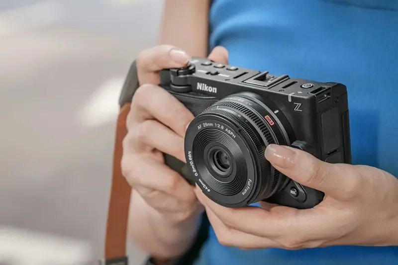 Viltrox AF 26mm F2.8 EVO Lensa Pancake dengan Ring Aperture