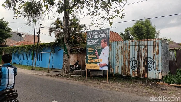 Wali Kota Solo Diperiksa Soal Baliho Ultah Jokowi, Uang Pribadi?